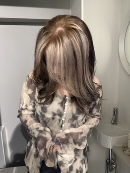 ビューズ(VIEWS)の写真/肌を綺麗に魅せるニュアンスカラー*洗練された透け感のある"ハイトーンカラー"を叶えます。