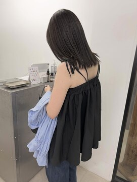 暗髪　ミディアム
