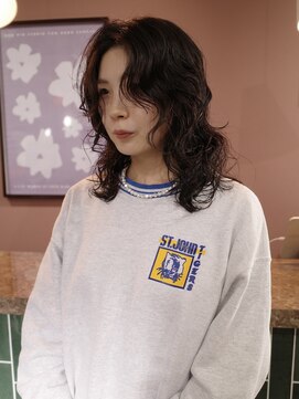 ピュー(Piu-) 【レイヤーパーマ/渥美怜子】ウェーブ/ミディアムレイヤー