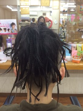 マヤ(MAYA) ネジりツーブロック