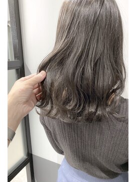 ジーナ 博多(Zina) シルバーベージュ