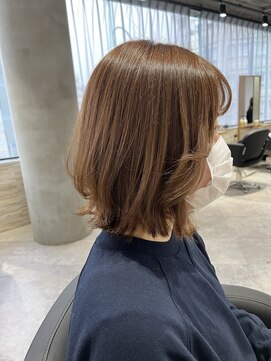 リーオオサカ(Lee Osaka) ウルフボブ×ブリーチなしベージュ/kana