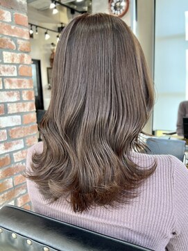 ザシー オモテサンドウ(The C) 透明感グレージュ　鎖骨ミディアム　20代30代40代