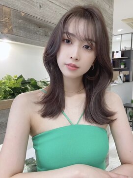 アリュウル 表参道(ALLURE) 小顔ヘア シースルーバング 顔まわりカット 小顔カット 水越