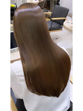 ジーナ 福岡天神(Zina) Premium髪質改善トリートメント × Moka Brown