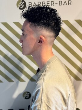 バーバーバー アカバネ(BARBER-BAR AKABANE) スキンフェード×外国人風くせ毛パーマ スペインカール風#3