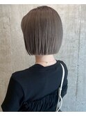 ハイライトカラーシアーグレージュボブ