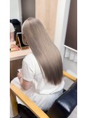 ホワイトグレージュ