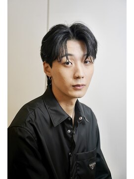 メリケンビューティーパーラー コウベ(MERICAN BEAUTY PARLOR KOBE) メンズセンターパートフェザーパーマツーブロック