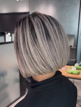 サロウィン 下北沢(SALOWIN) グレーシルバーのシャドールーツ