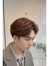 フェザーパーマで魅せる大人ヘア。立体感のある毛流れで一味違うオシャレヘアに。【栄/矢場町】