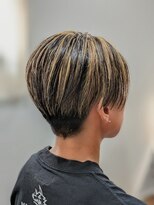 ウィスカーヘアー(whisker hair) 抜きっぱなしハイライト ハンサムショート