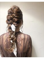 ネイヴィル(navile)&nbsp;編み込みアレンジ