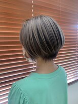 ピグメント(pigment) ホワイトベージュショートボブ