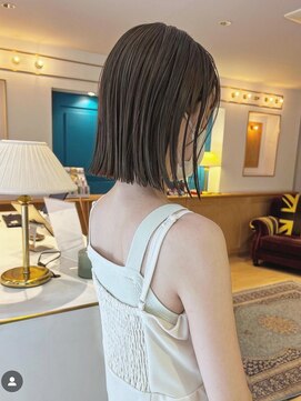 ノエ(noe) オリーブグレージュ×ボブ