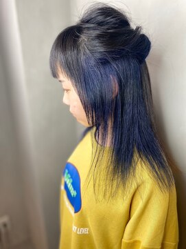 ラトリエ ブロカント 立川北口店(L'atelier BROCANTE) インナーカラーblue 青髪 ツートーン ケアブリーチ ネイビー