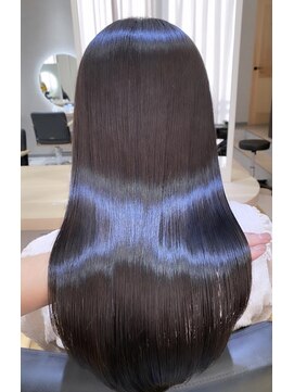 ジーナ 福岡天神(Zina) 地毛風カラー × Premium髪質改善トリートメント【中村一樹】