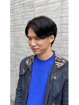 エルフィ(ELF=y) ニュアンスパーマ／センターパート／韓国風パーマ／スパイラル