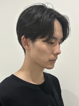 ヒュイル バイ ニアウ(Hwyl by Niau) メンズマッシュセンターパートスパイラルパーマニュアンスパーマ