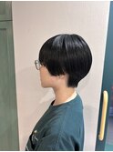 黒髪ショート×丸みハンサムショート