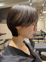 センターパート　ハンサムショート　ジェンダーレス