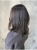 ニュアンスカラー/センターパート/ツヤ髪スタイル/ブルージュ