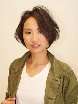 マッシヴ ヘア(Massive Hair)の写真/【庭瀬駅徒歩2分】”隠す”白髪から”魅せる”白髪へ。白髪染めでオシャレを諦めていた方必見です!