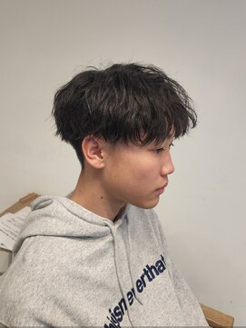 ニアウ 伊勢崎連取店(Niau) 刈り上げセンターパートツイストスパイラルパーマ