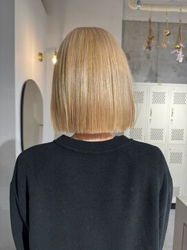 色落ちまで計算した金髪ボブ【中村】