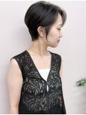 黒髪ショートくびれショート丸みショートボブ20代30代40代耳掛け