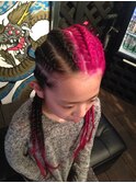 黒ピンク　２トーン　コーンロウ　トリックヘアー