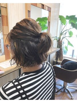 ピース(PEACE) 波ウェーブ風パーマスタイル☆