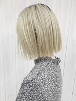 リヴ オオサカ(LIV OSAKA)&nbsp;【 LIV OSAKA 】ホワイトベージュ_きりっぱなしボブ