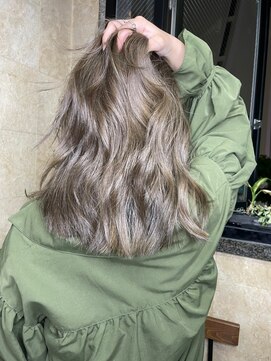 ケイト(kate) 【kate】大宮 シルバーカラー×外国人風カラー