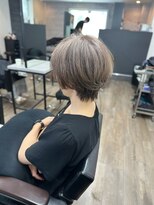 ヴィフ 大船(VIF)&nbsp;白髪ぼかし脱白髪染めショートヘアショートボブカット大船駅鎌倉