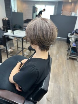 ヴィフ 大船(VIF) 白髪ぼかし脱白髪染めショートヘアショートボブカット大船駅鎌倉