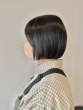 クム(QUMU) ミニボブ×暗髪