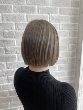 エムロード 深草店 グレージュ