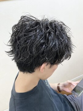 ココンプリュス アンド モナ(COCON+&MONA+) フェザーツイストスパイラルパーマ