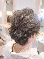 ラ ファン(La Fan)&nbsp;ルーズアップスタイル