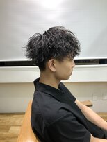 ネイビー(NAVY)&nbsp;ツイストスパイラルパーマフェザーマッシュで1分スタイリング☆