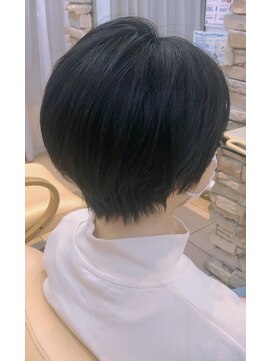 ティエル(Tiele) 20代30代40代襟足x束感ショート