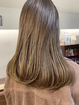 インビテーション(invitation) ハイライト・ミルクティーベージュ