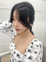 シーン(seen)&nbsp;【くびれヘア×ブルーブラック】前髪　レイヤーカット