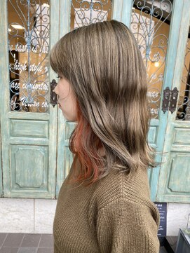 クララデアンシュシュ(Kurara de UN CHOU CHOU) チラ見せイヤリングカラー