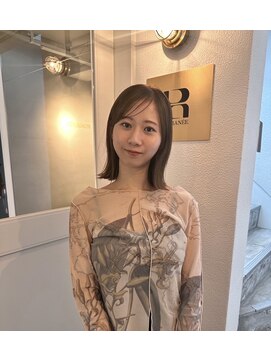 ロマネ(ROMANEE) ミディアムボブ