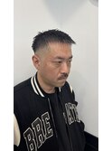 スキンフェードクロップ黒髪短髪