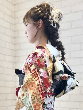 アヴァン(avant) 〈avant〉　振袖ヘア