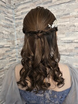 ブルームス アンジュ(Blooms Unge) ハーフアップ