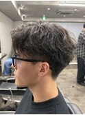 メンズセンターパートニュアンスパーマアップバング